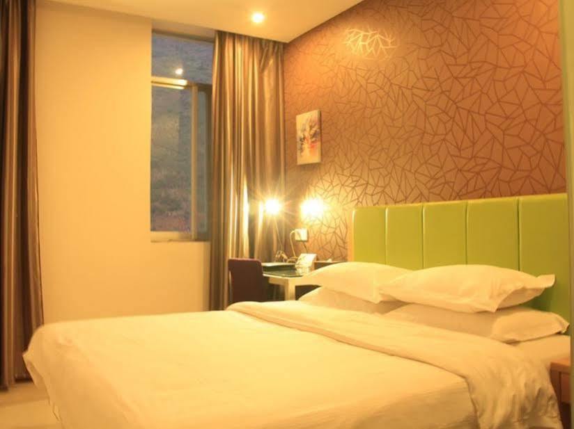 Yangshuo Harbour View Hotel Экстерьер фото