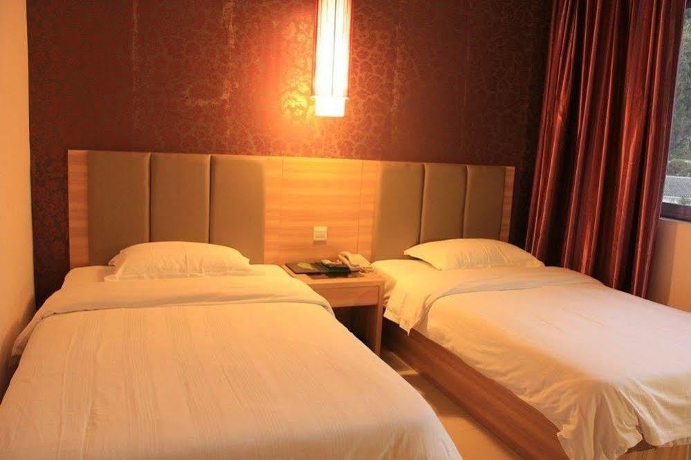 Yangshuo Harbour View Hotel Экстерьер фото